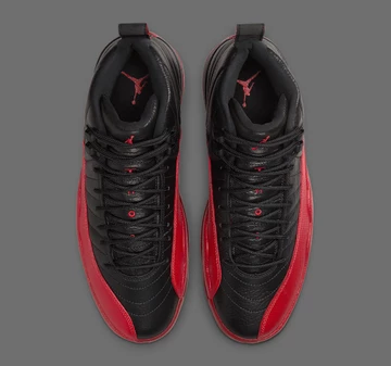 Jordan 12 Flu Game von Oben Paar