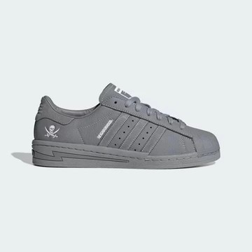 Neighborhood adidas Superstar Cement Grey von der Seite