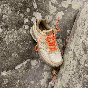 Starcow Paris x Saucony ProGrid Omni 9 Beige Lookobook Sneaker von Oben