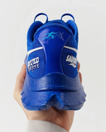 Minted New York x Saucony Endorphin Speed 4 Blue von hinten