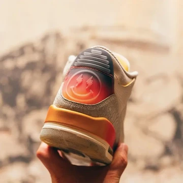 J Balvin Jordan 3 Medellin Sunset In hand von Oben