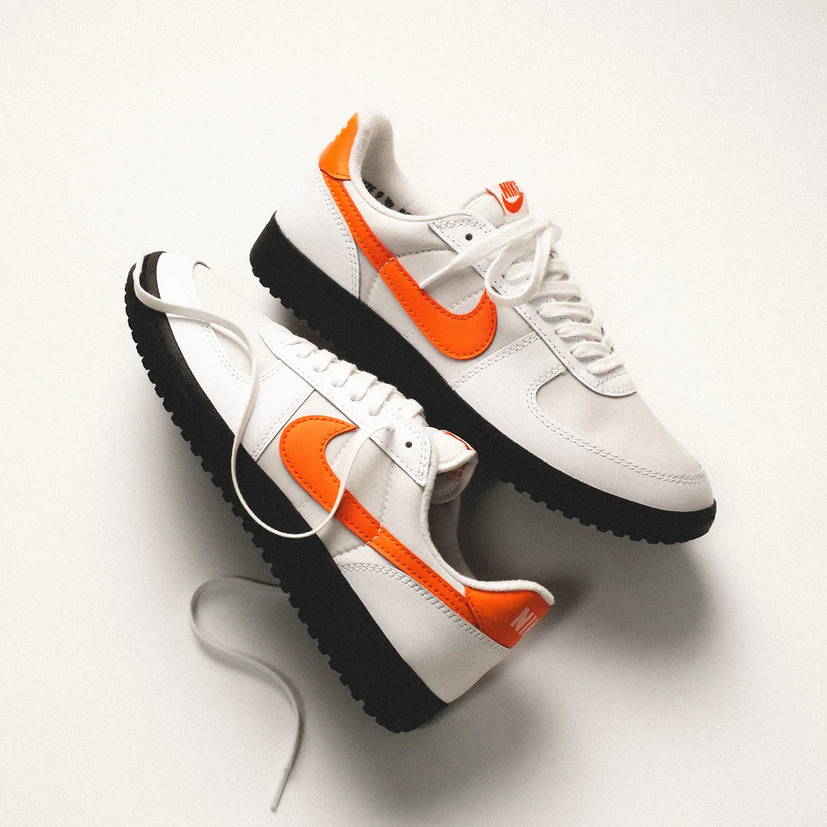 Nike Mens Field General 82 SP Retro Sneaker FQ8762-101 White Orange Blaze Sz 9.5 Nike Field General 82  main image 2