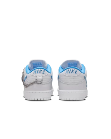 Nicole Hause x Nike SB Dunk Low Victory Of The People Paar Fersen