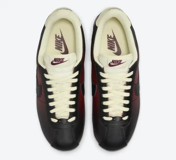 Nike Cortez Unmuted von Oben