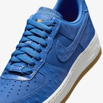 Details des Air Force 1 Low LX Blue Ostrich