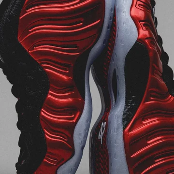 Nike Air Foamposite One Metallic Red Detail Motion