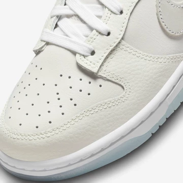 Dunk Low Supersonic Detail Toebox