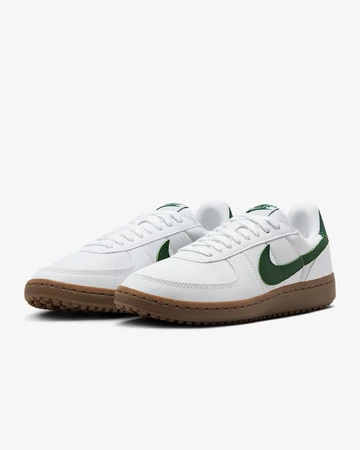 Nike Field General 82 Gorge Green schräg