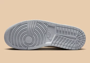 Jordan 1 Mid Muslin Celestial Gold Sohle