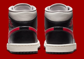 Jordan 1 Mid Grey Black Red von hinten