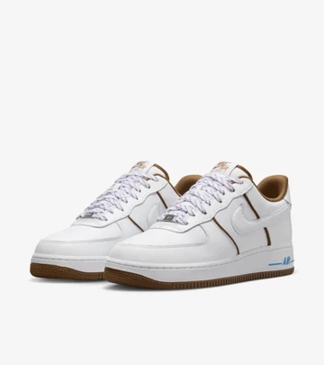Der Air Force 1 LX Light British Tan von schräg außen