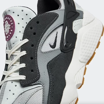 Nike Huarache Runner Light Smoke Detail