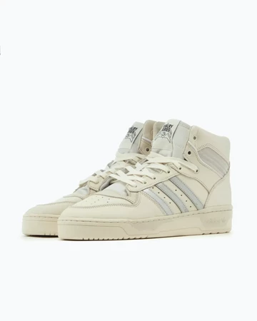 adidas Rivalry Consortium High White Paar von der Seite