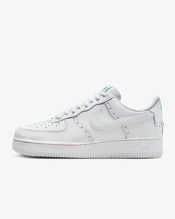 Der Air Force 1 Brogue White von außen