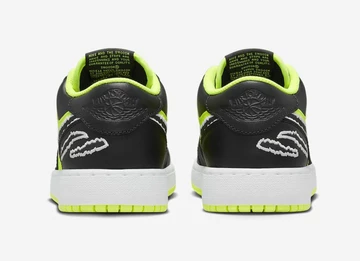 Jordan 1 Low GS Black Cat Volt Paar Ferse