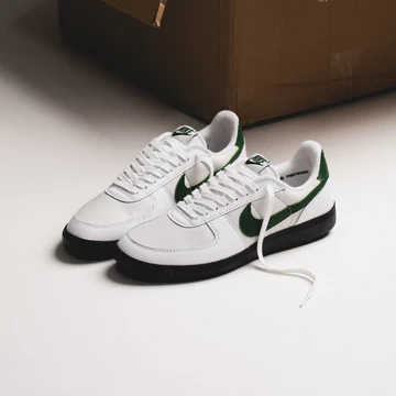 Nike Field General Gorge Green schräg frontal