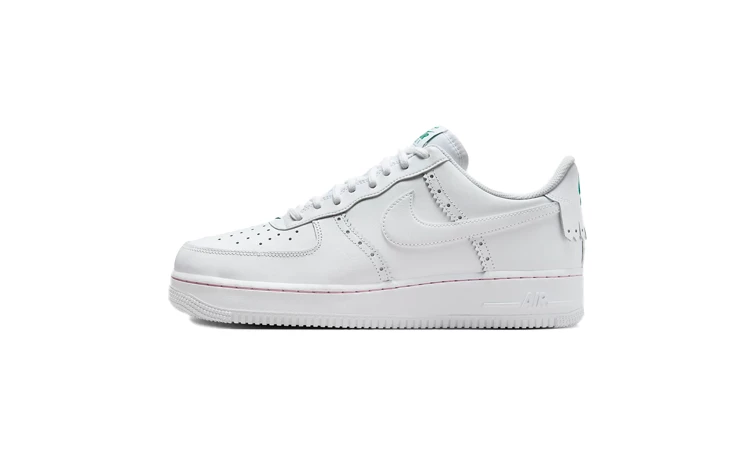 Der Air Force 1 Brogue White von außen auf weißem Hintergrund