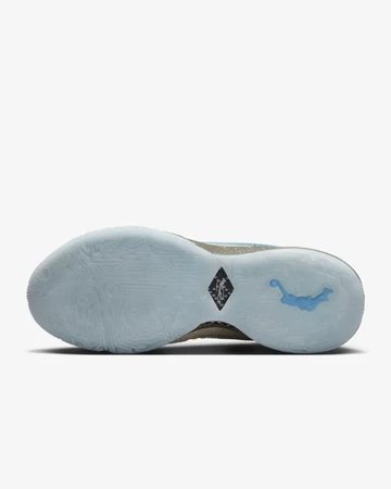 UNKNWN Nike LeBron 20 Message in a Bottle Sohle