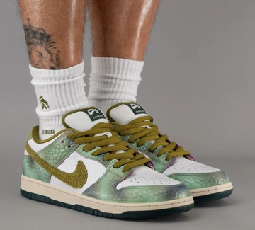 Alexis Sablone Nike SB Dunk Low Oil Green Tragebild