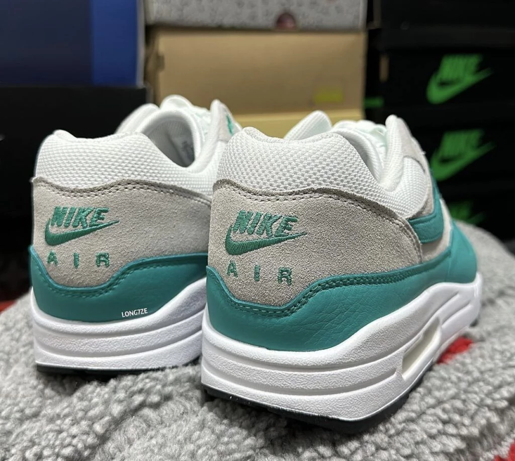 Nike air max 1 emerald green hotsell