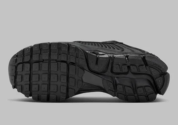 Nike Vomero 5 Black von Unten