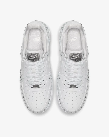 Air Force 1 07 Studded Paar von oben