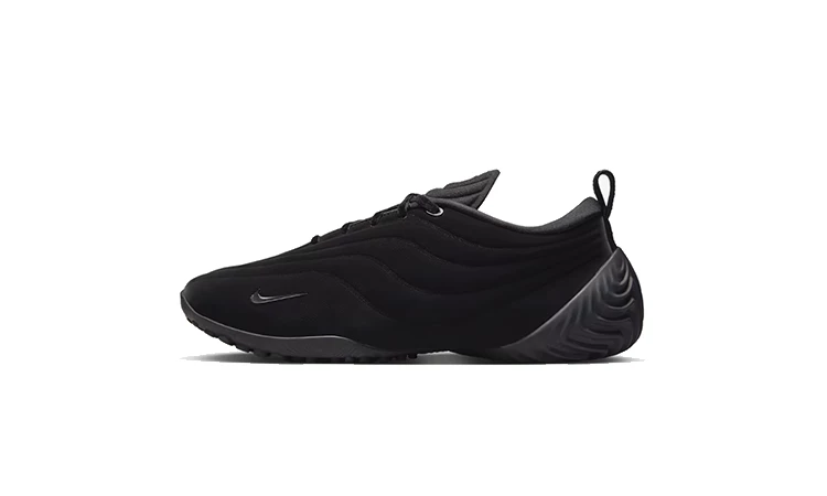 Nike Astra Ultra Black; Titelbild