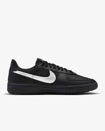 Nike Field General 82 Black schräg von oben