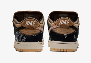 Travis Scott Nike SB Dunk Restock von hinten