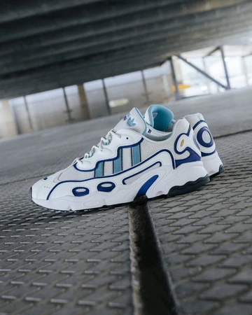 adidas Ozweego OG Royal Blue Nahaufnahme