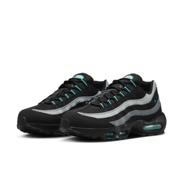Air Max 95 Black Tiffany schräg