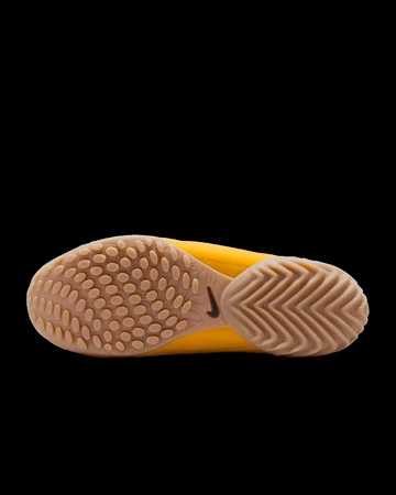 Nike Astra Ultra University Gold Sohle