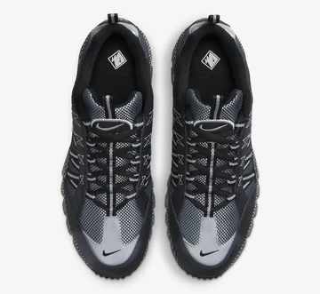 Nike Air Humara Black Metallic von Oben