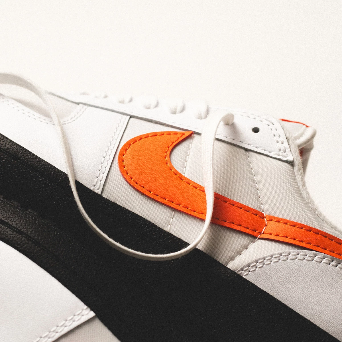 Nike Mens Field General 82 SP Retro Sneaker FQ8762-101 White Orange Blaze Sz 9.5 Nike Field General 82  main image 4