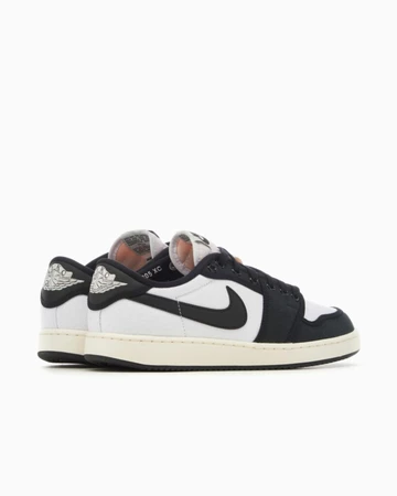 Jordan 1 AJKO Low Panda von hinten