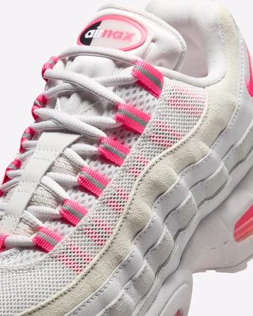 Air Max 95 Hyper Pink Platinum Upper Details