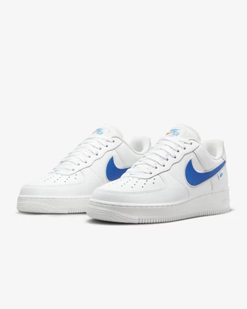 Air Force 1 Low Photo Blue Swoosh schräg