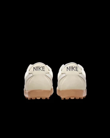 Nike Astrograbber Coconut Milk Fersen
