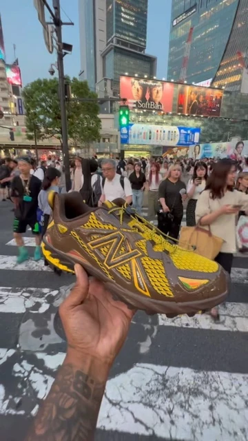 Aminé New Balance 610 Mooz in public on the street