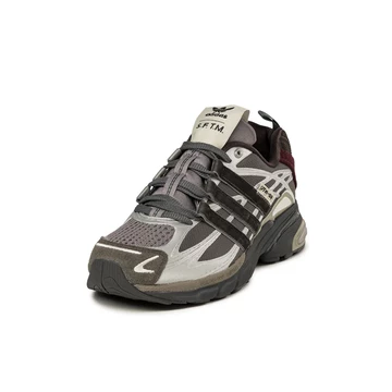 Song for the Mute x adidas Adistar Cushion Pack schräg von vorne