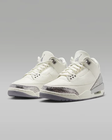 Air Jordan 3 Retro Sail Metallic Silver schräg