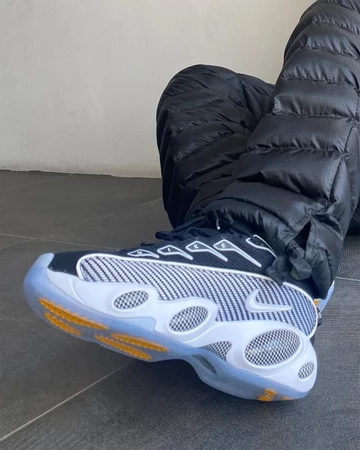 NOCTA Nike Glide Black White - on feet Seite