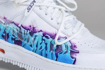 Off White Nike Air Force 1 Mid Graffiti On Feet Detail