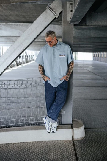 adidas Ozweego OG Royal Blue Christopher zeigt sein ganzes Outfit