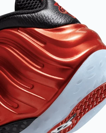 Nike Air Foamposite One Metallic Red Detail Ferse