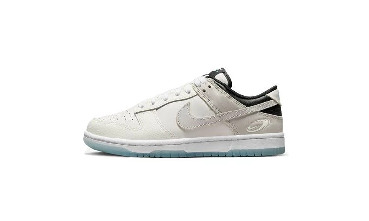 Dunk Low Supersonic