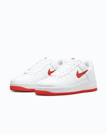 Air Force 1 Low Jewel University Red Paar