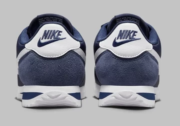 Nike Cortez Midnight Navy von hinten