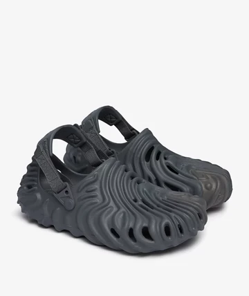 Salehe Bembury Crocs Pollex Clog Niagara Paar