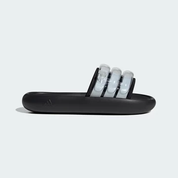 Die adidas adilette ZPLAASH Core Black von außen